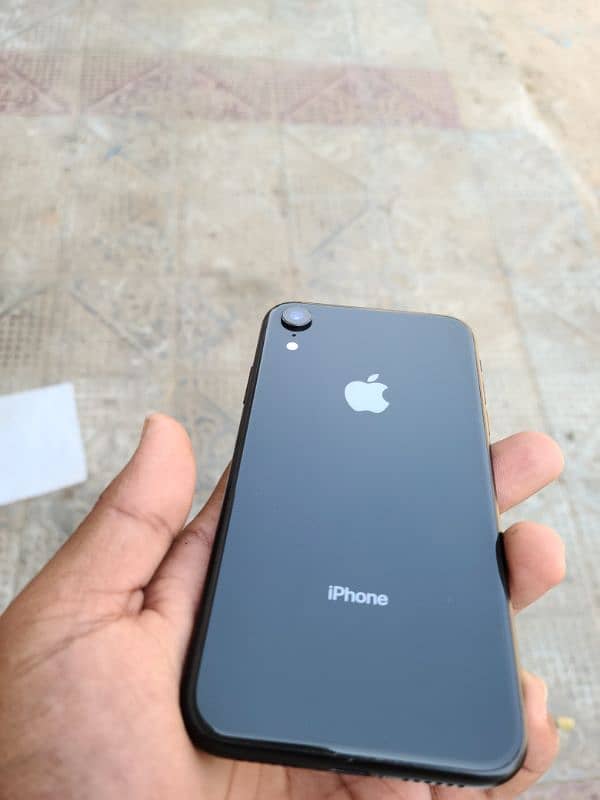 I phone xR 64 gb 1