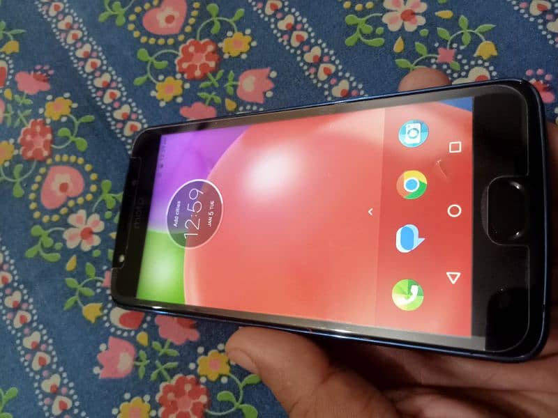 Im selling moto E4 Dual sim Description Thek Se Parh Lain 0