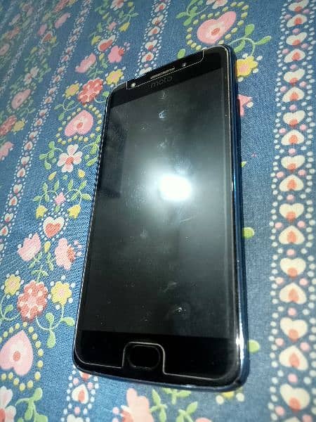 Im selling moto E4 Dual sim Description Thek Se Parh Lain 1