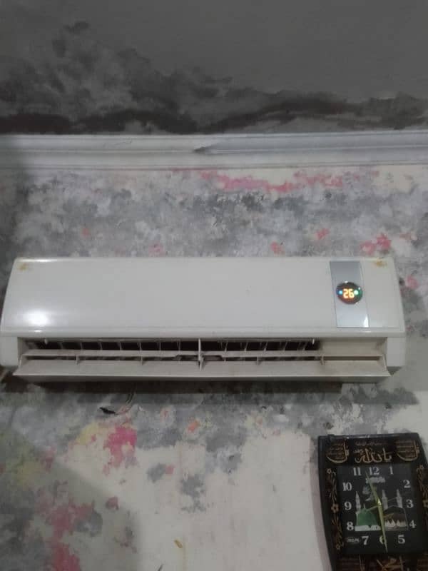 Gree AC 1.5 Ton 100% original All ok urgent sale 5