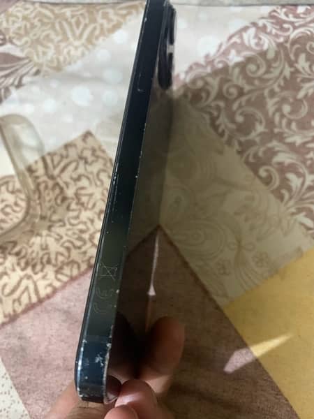 IPhone 14 Plus Uk model back ruf candtion all   sacreen 100%good 128 2