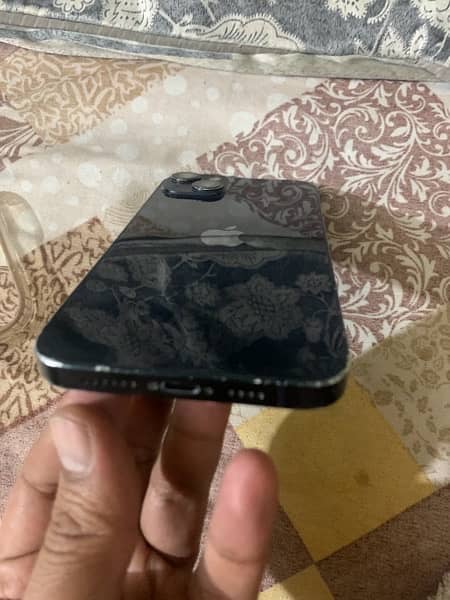 IPhone 14 Plus Uk model back ruf candtion all   sacreen 100%good 128 4