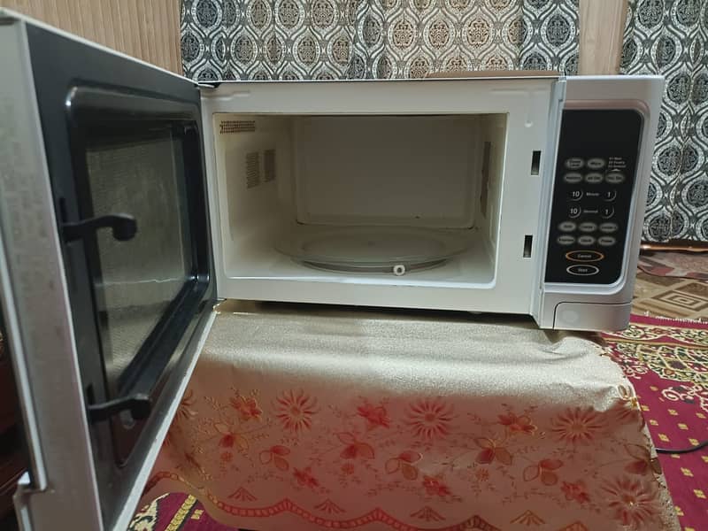 Haier Microwave Oven 1