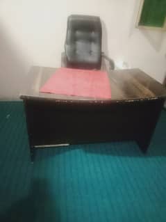 table and chair 0