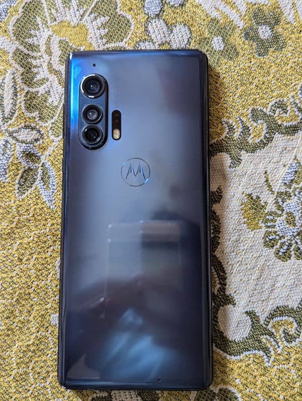 Moto Edge plus 1