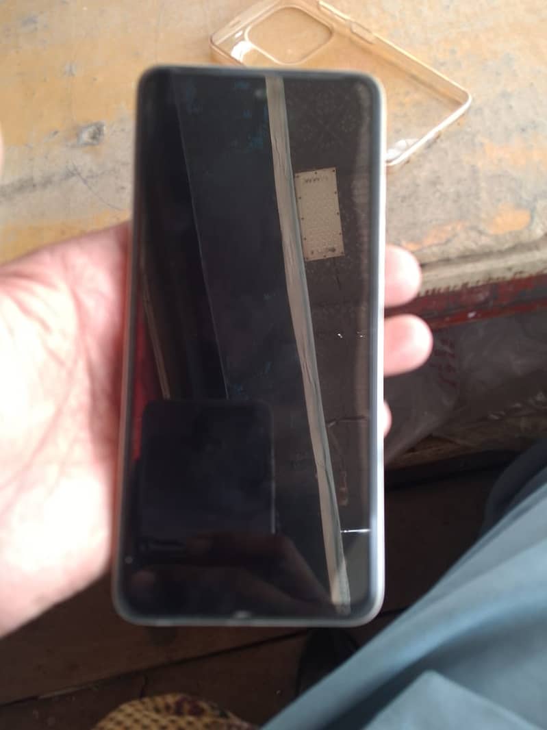 Tecno spark 20c 4+4 128 duba  by 10 condition 9 mah warnte Baki hy 2