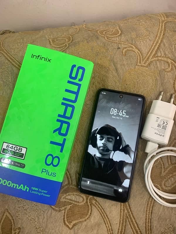 infinix smart 8puls complete box charger 8/64GB 1