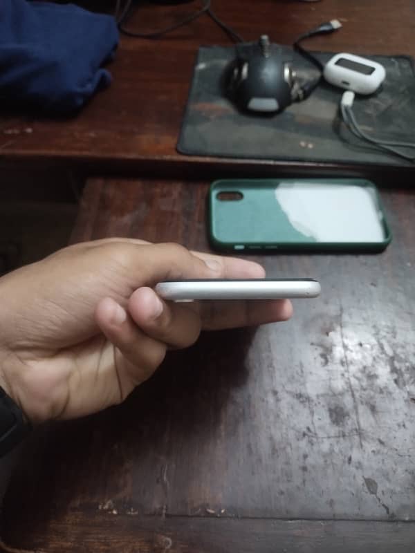 iPhone Xr 64 gb non pta 5