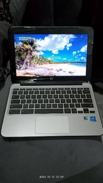 hp Chromebook book in mint condition working 100% 0