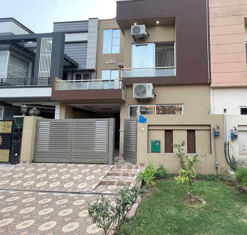 5 Marla Fully Furnished House Including 8 KV Solar System Installed 3 Bedrooms With Attached Bath At A Very Prime Location Of CC Block Bahria Town Lahore 4