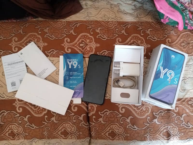 Huawei y9s with box and charger 2