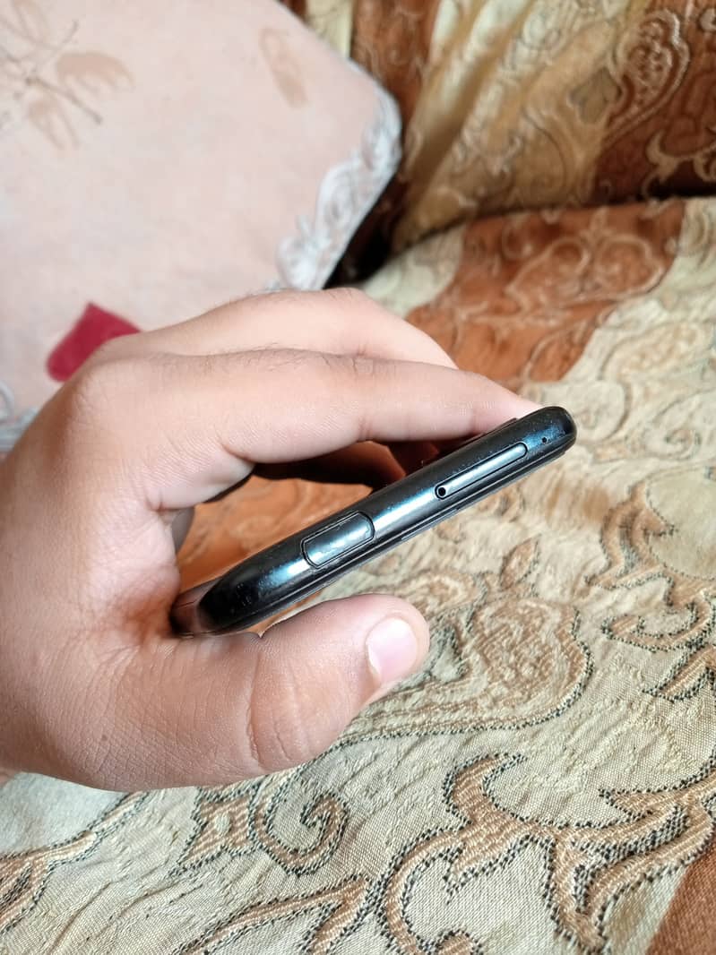 Huawei y9s with box and charger 9