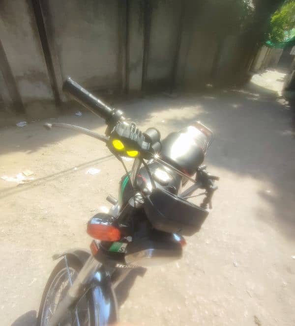 honda cg125 2014 model very good condition with good price. 1