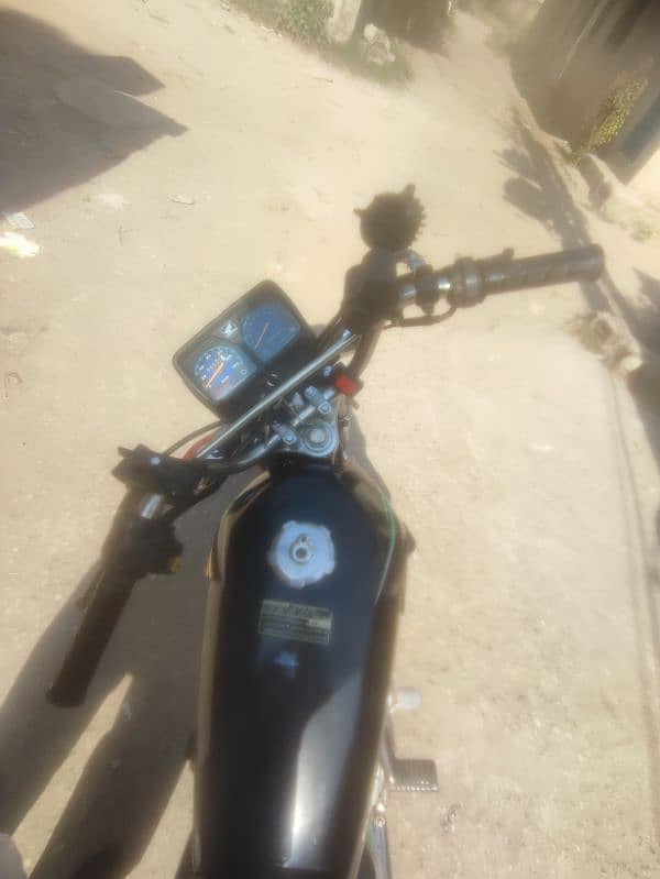 honda cg125 2014 model very good condition with good price. 3