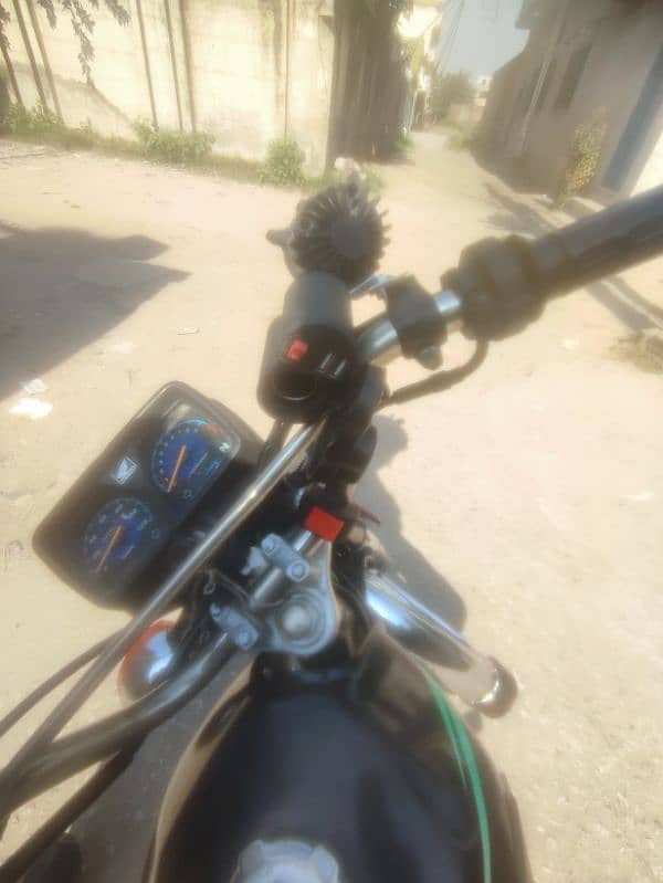 honda cg125 2014 model very good condition with good price. 4