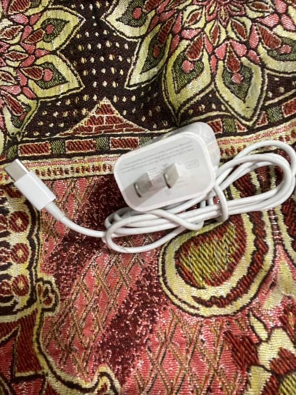 iPhone charger 20 W with original cable 2