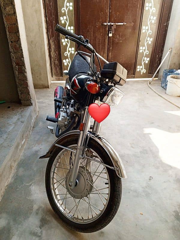 Honda 125 Black 2024 3