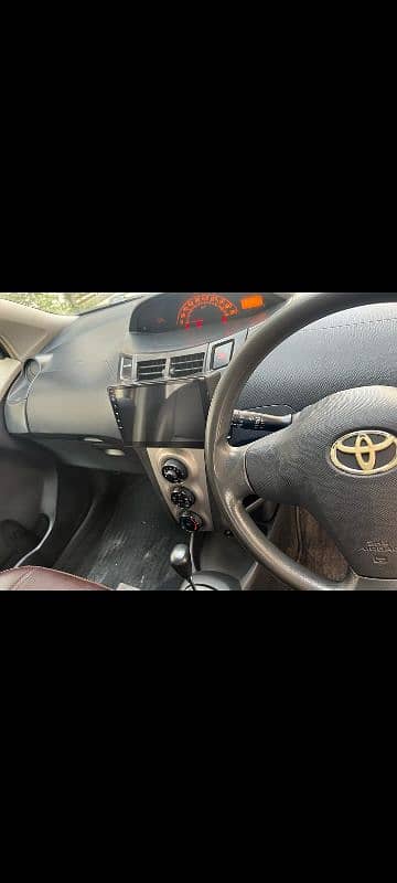 Toyota Vitz 2010 6