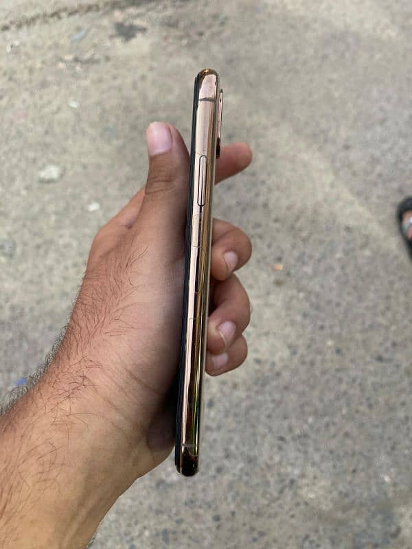 Iphone Xs Gold 1