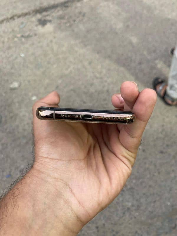 Iphone Xs Gold 3