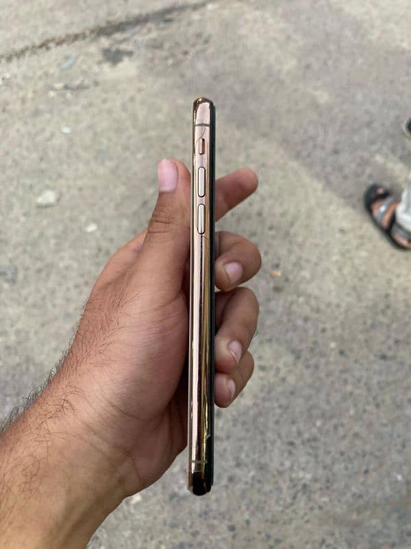 Iphone Xs Gold 4