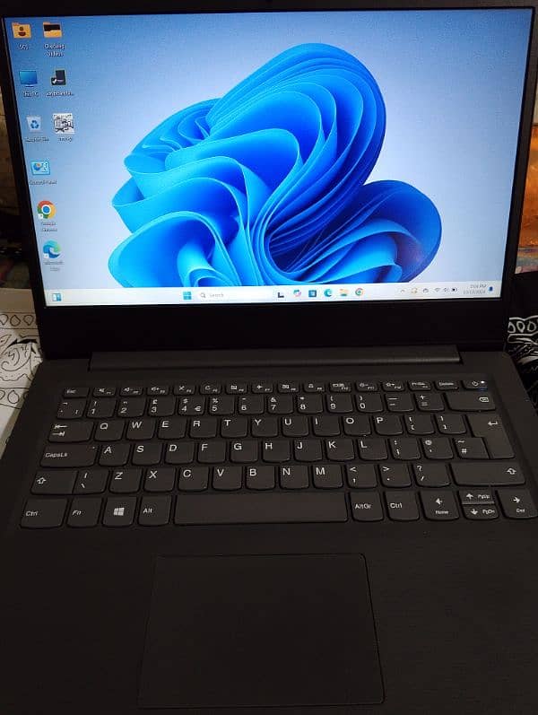 Lenovo i5 8th Generation 8 GB RAM 256 GB SSD 3