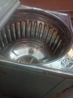 universal brand washing machine for sale. 0