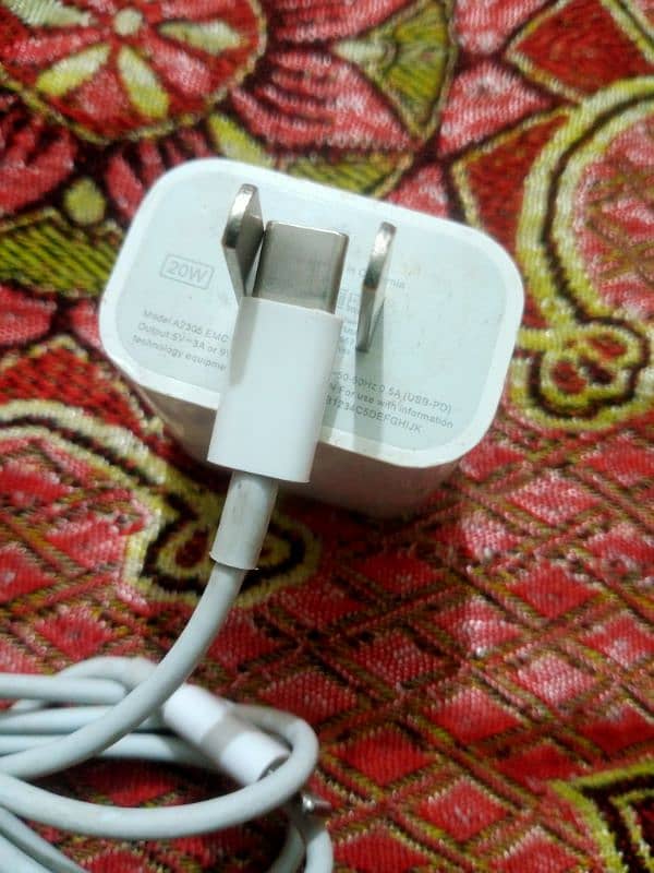 I phone charger( 20. w.  )with oreganl cabel 2