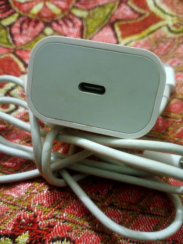 I phone charger( 20. w.  )with oreganl cabel 3