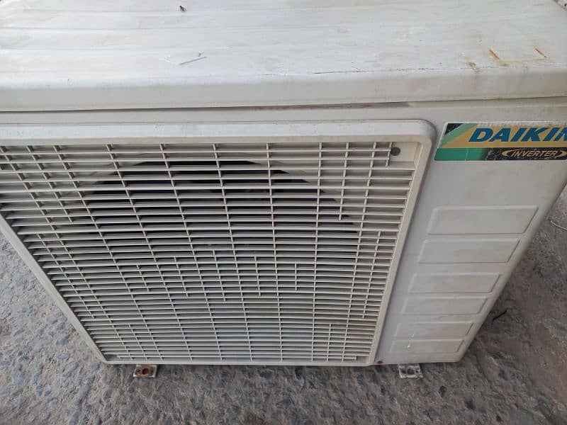 DAIKAN INVERTER AC 4