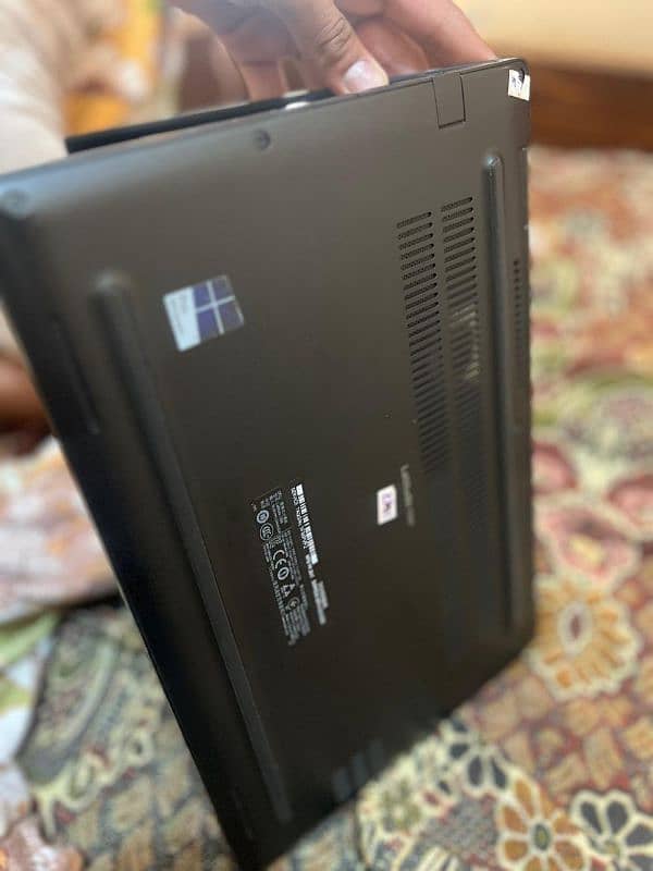 DELL Laptop i5 7generation Touch screen Ram 8gb 256gbSSD 10/10 no open 2