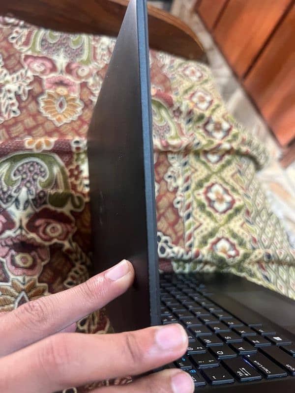 DELL Laptop i5 7generation Touch screen Ram 8gb 256gbSSD 10/10 no open 6