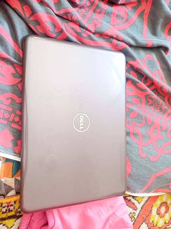 Dell Latitude 3380 Core i3 6th genration 4gb 240 ssd 3