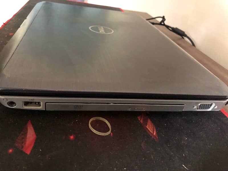 dell latitude laptop perfect condition 3