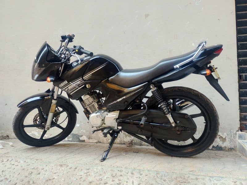 Yamaha YBR 125 black color karachi number 0