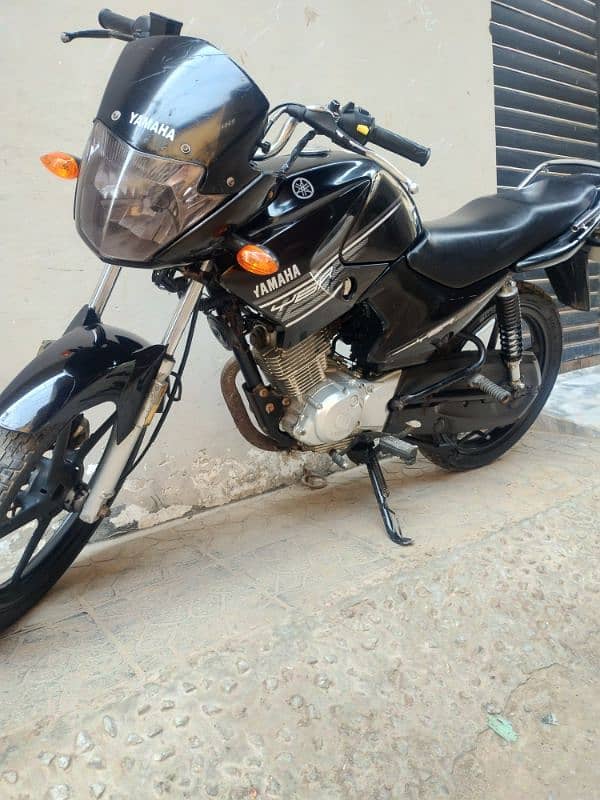 Yamaha YBR 125 black color karachi number 3