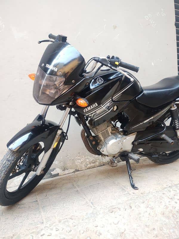 Yamaha YBR 125 black color karachi number 6