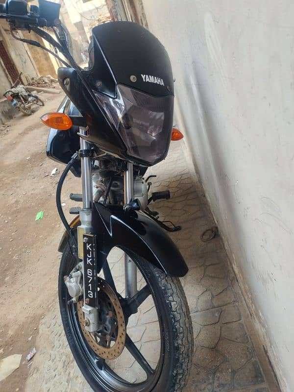 Yamaha YBR 125 black color karachi number 14