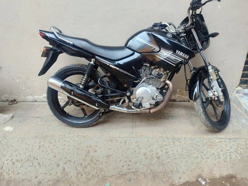 Yamaha YBR 125 black color karachi number 15