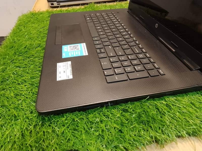 Big Display 17.3 inch Hp Povilion Core i5 8th Gen 8GB + 256GB 1