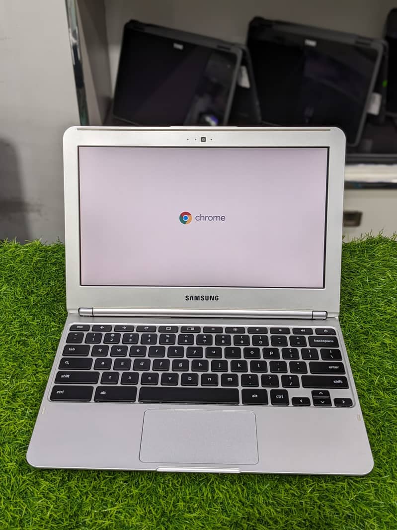 Samsung Chromebook 2GB RAM, 16GB Storage ! With Built-in Playstore 0