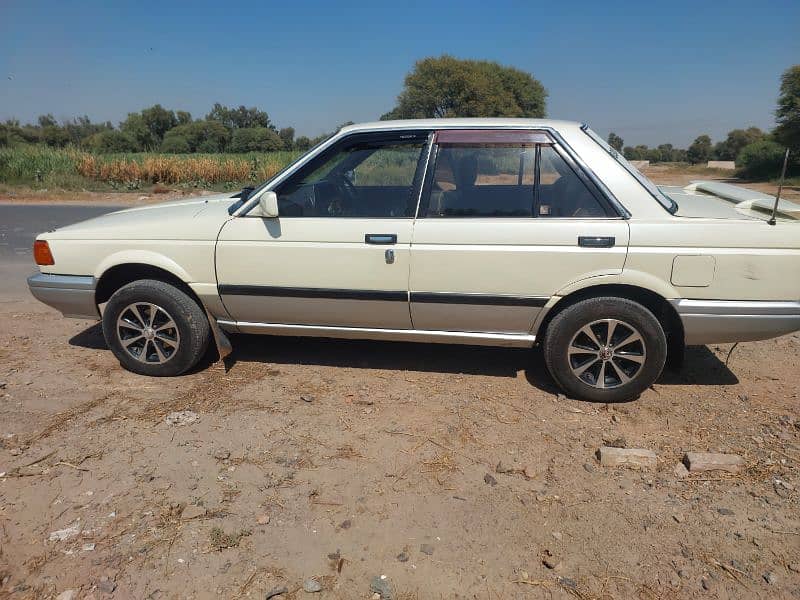 Nissan Sunny 1989 1