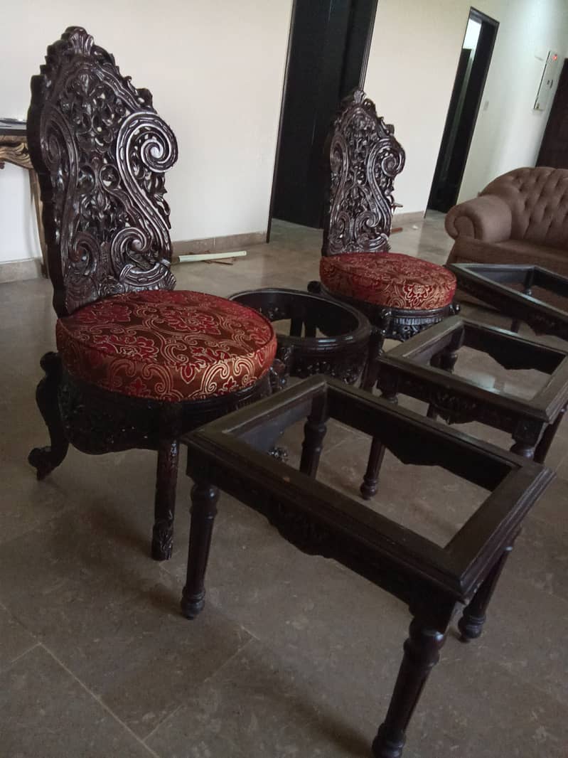 Chinioti furniture center table and fancy chair. 4