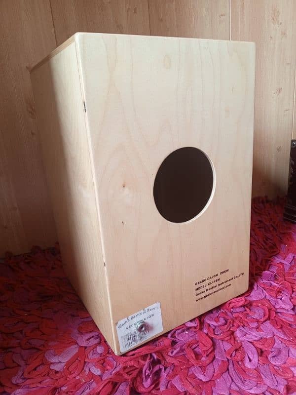 Gecko Cajon with Pickup for Sale with Padded Bag - perfect condition. 2