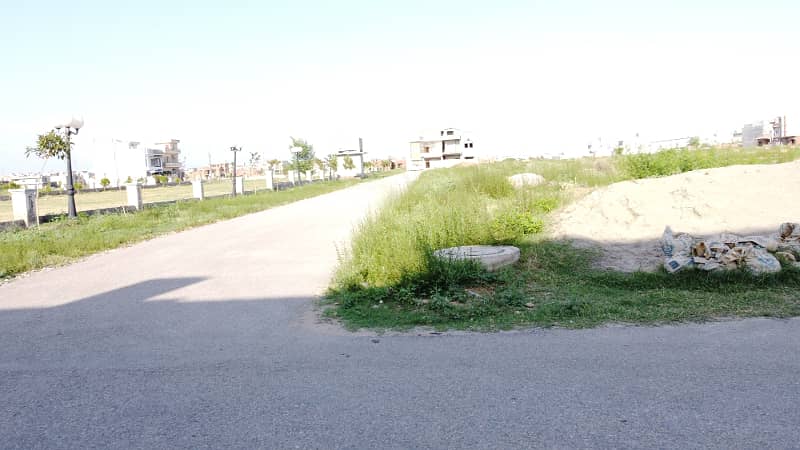 7 marla plot for sale in reasonable price 1