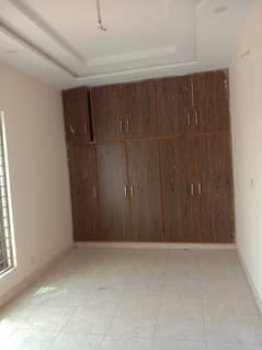 5 marla loyer portion 1 bedroom tvl kichan near emporium mall 0