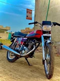 Honda CD 125.