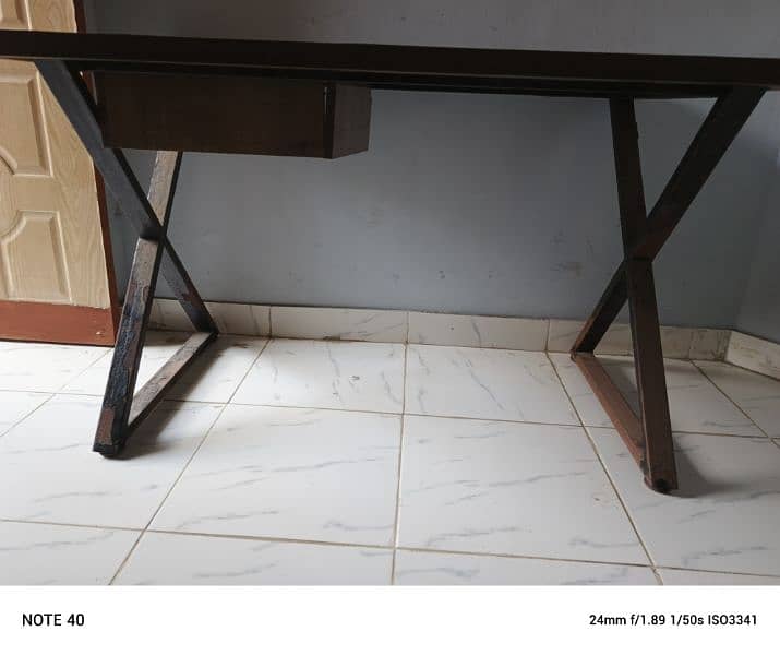 Computer table for sale 3