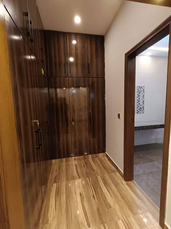 Basement and First Floor For Rent in Bahria Town Lahore 5