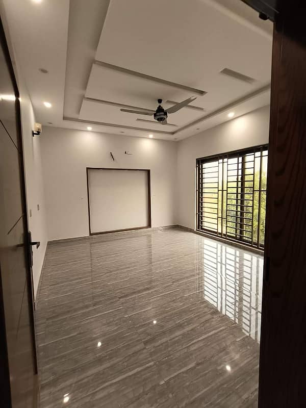 Basement and First Floor For Rent in Bahria Town Lahore 15